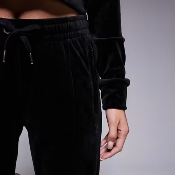 Juicy Couture Pants - 🌺Juicy Couture Dark Blue Joggers